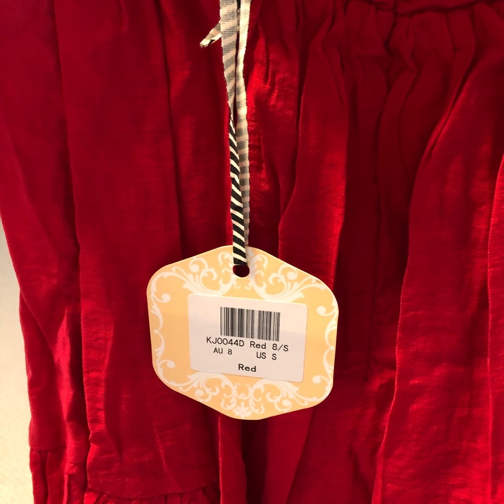 Red Dress - Picture 6 of 6